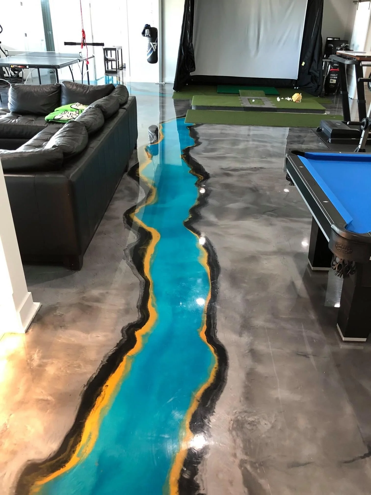 Finished epoxy floor